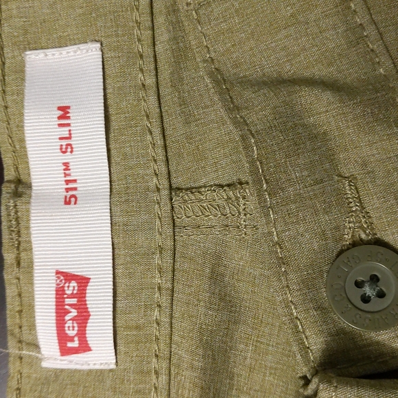 ✨50% OFF✨ Boys Levi's 511 tan moisture wicking shorts - Picture 5 of 6